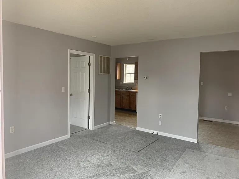 70 Leslie Ln #1 — Photo 2