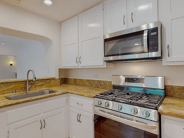 1011 N La Jolla Ave — Photo 10