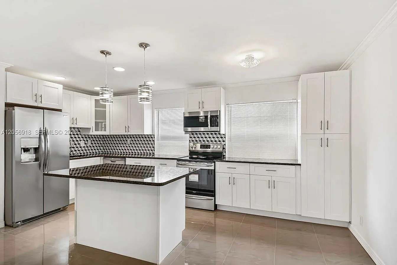 2 bed, 2.0 bath, $2,100 — Photo 4