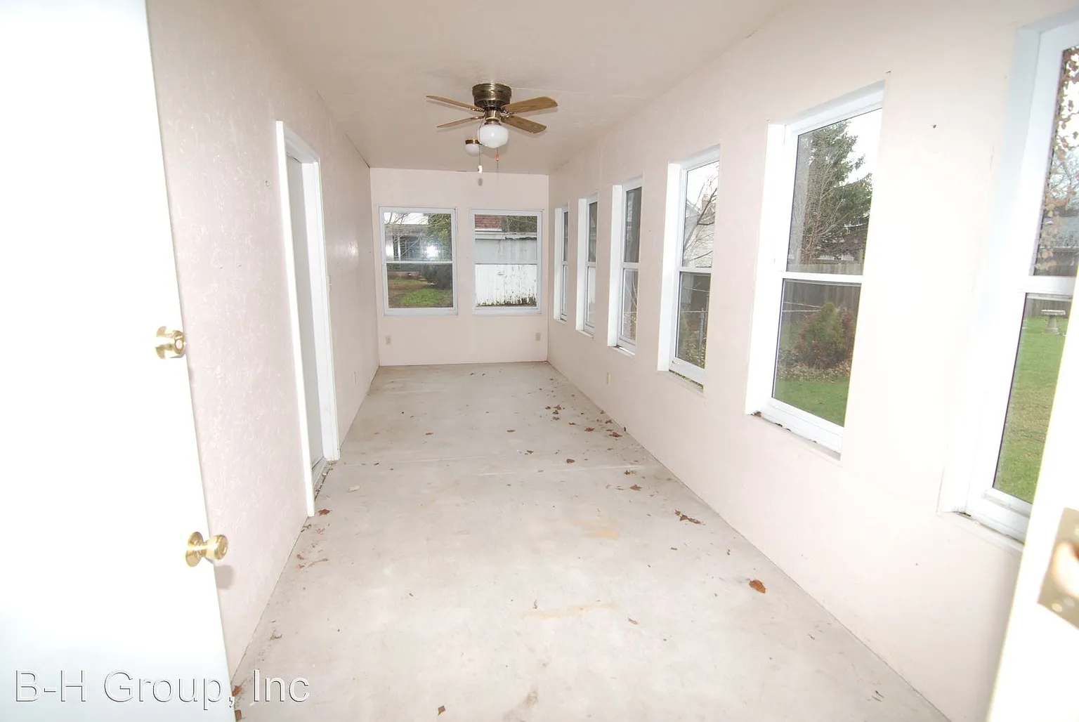 1912 35th Pl photo 1