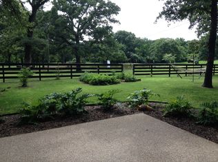 1447 Oak Cir, Hearne, TX 77859