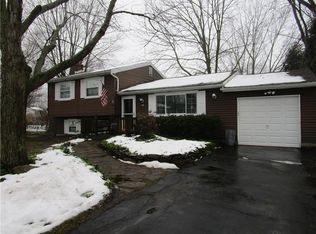 10 Rene Dr, Spencerport, NY 14559