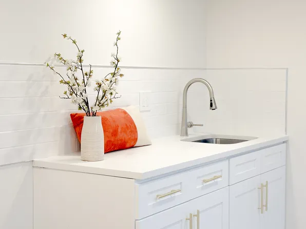 87 Stephen St #1B, Stamford, CT 06902