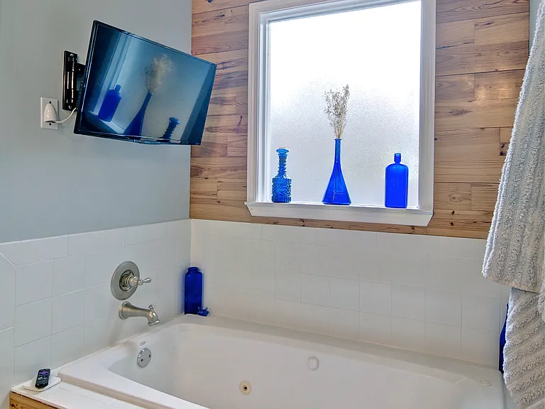 4060 Merritt Dr — Photo 26