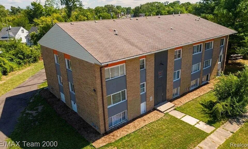 1st image of 18230 Weaver St