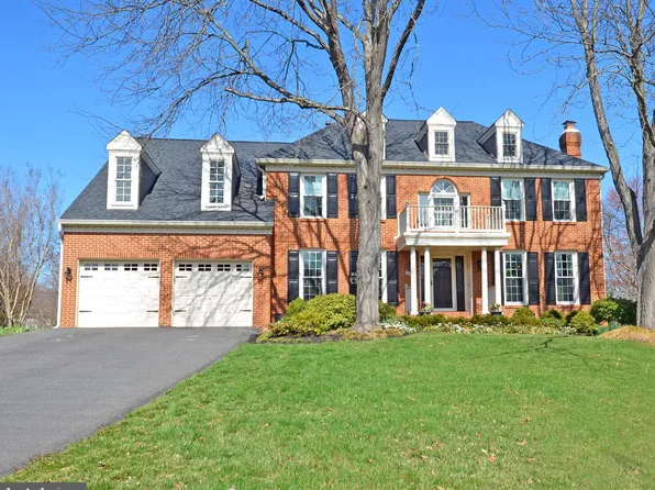 15478 Waters Creek Dr, Centreville, VA 20120