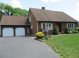 32 Strawberry Hl, Windsor, CT 06095