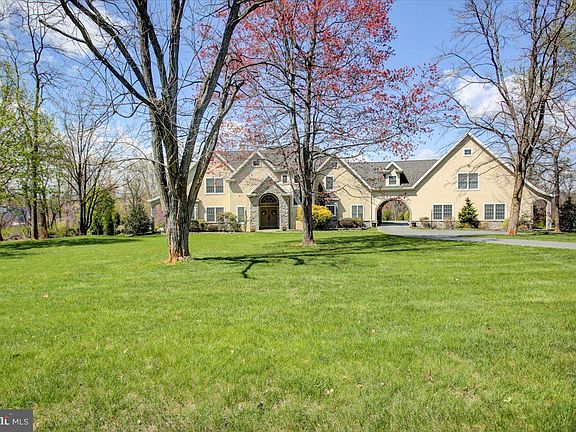 2nd image of 15 Manor Dr