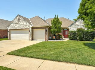 9201 Stacy Lynn Ln, Yukon, OK 73099