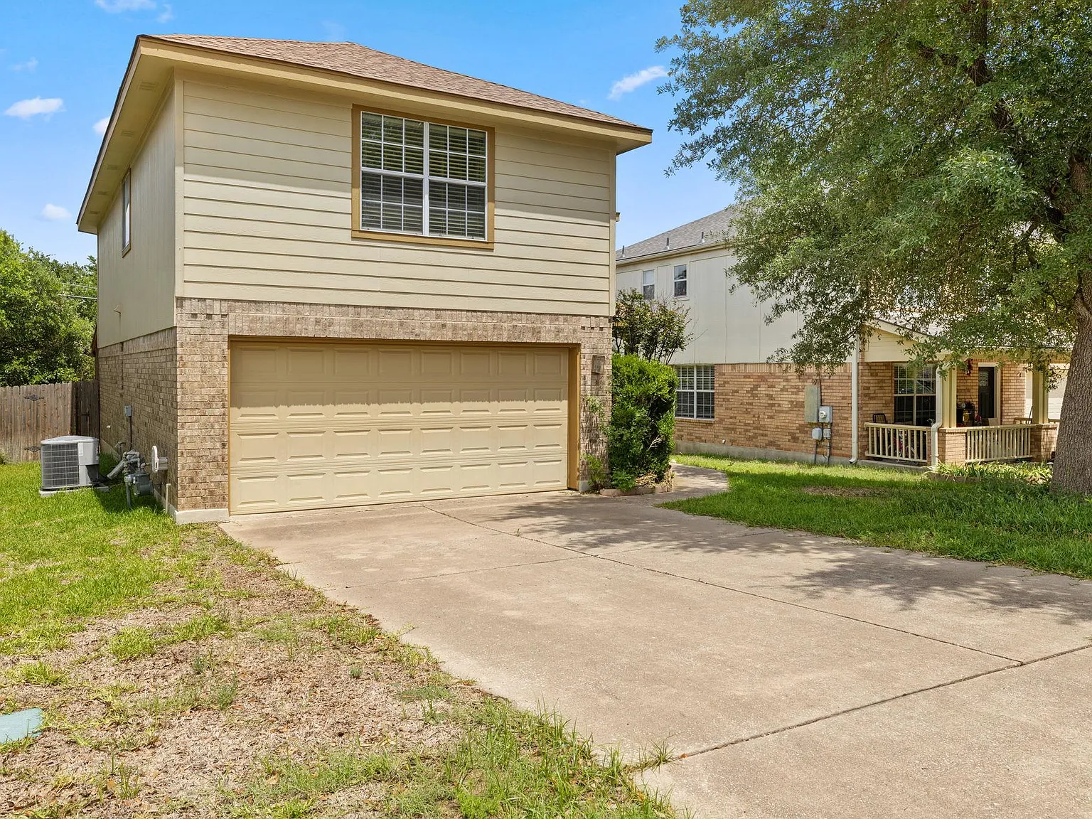 3 bed, 2.5 bath, 1912 sqft, $1,950 — Photo 2