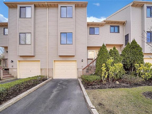 3rd image of 3 Queens Ct #38C
