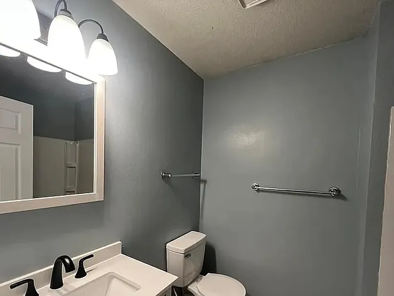2206 S Holt Ave — Photo 12