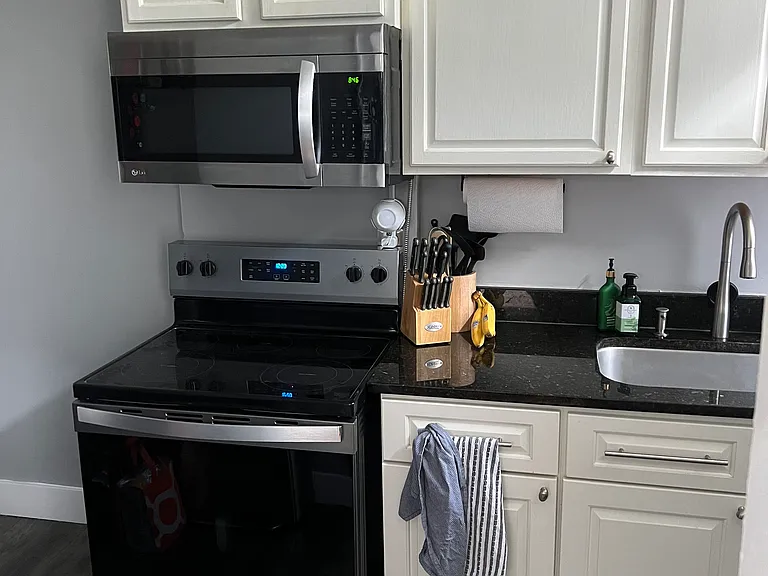 1064 E Rich St — Photo 5