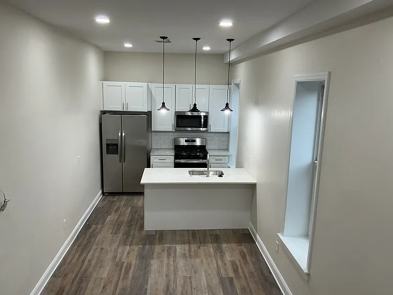 1401 S Broad St #B — Photo 8
