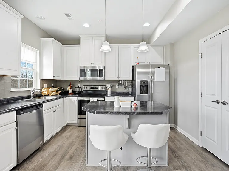 404 Aprilmae Way — Photo 13