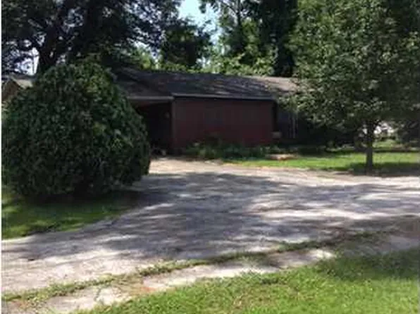 2166 Easy St, North Charleston, SC 29406