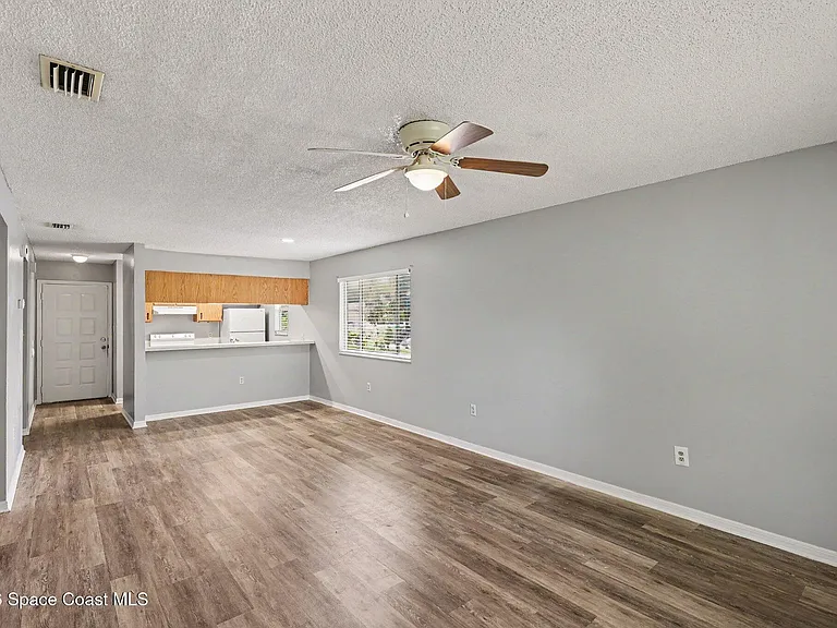 2286 Fox Hollow Dr — Photo 6