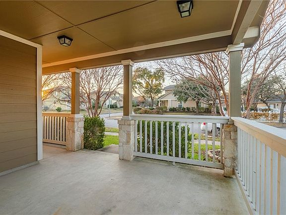 2nd image of 609 Rolling Oak Dr