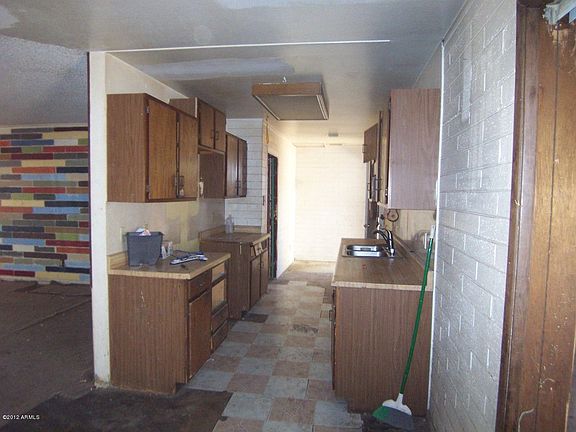 5th image of 4326 N 49th Dr