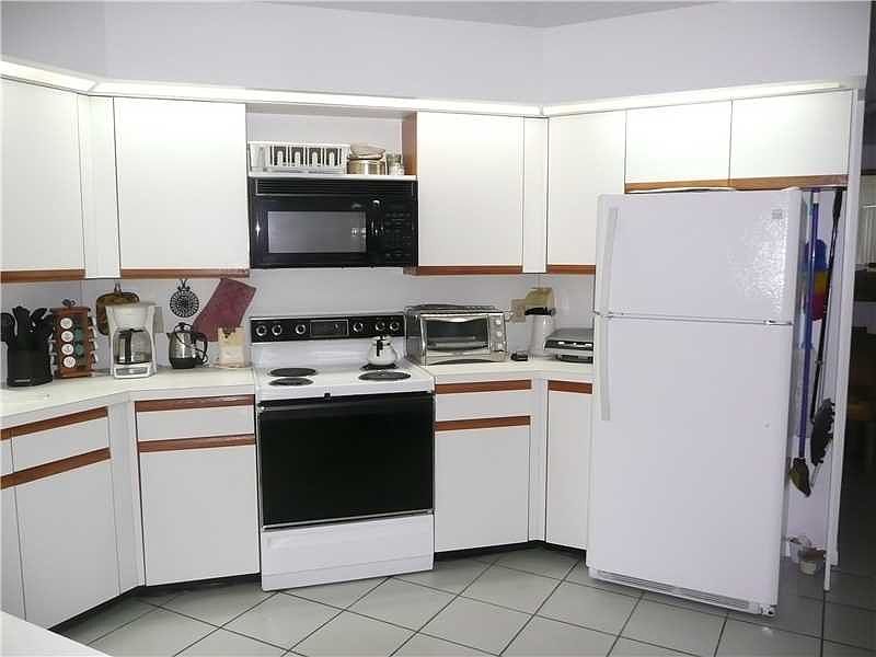 2nd image of 3420 NW 21st St