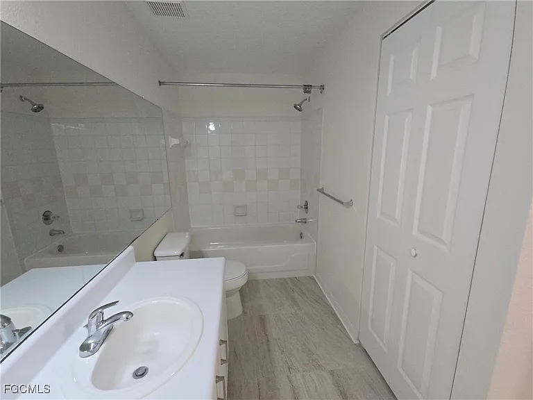 11500 Villa Grand #316 — Photo 14