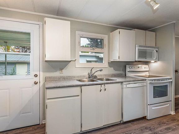 5th image of 3535 Casorso Rd Unit 35