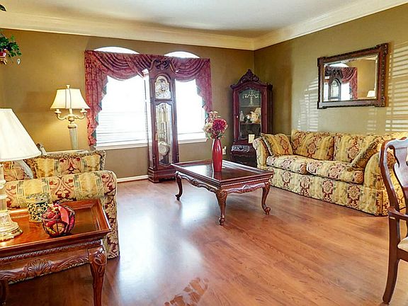 4th image of 8039 Weeping Willow Pl