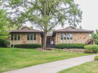 725 Provencal Dr, Burr Ridge, IL 60527