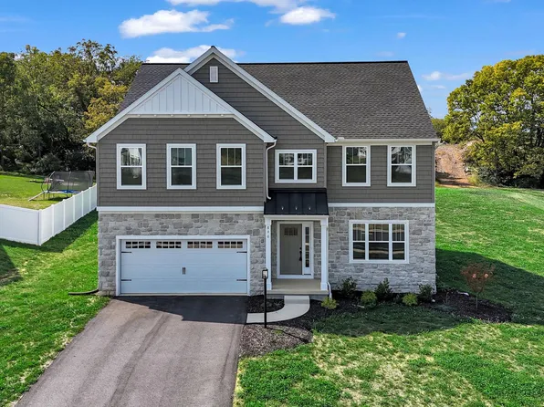890 Ashfield Dr, Carlisle, PA 17015