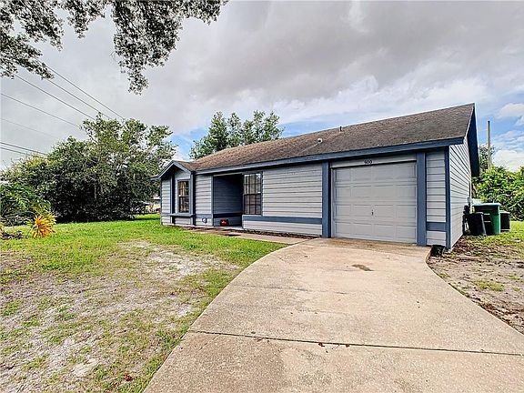 3rd image of 900 S Dean Cir