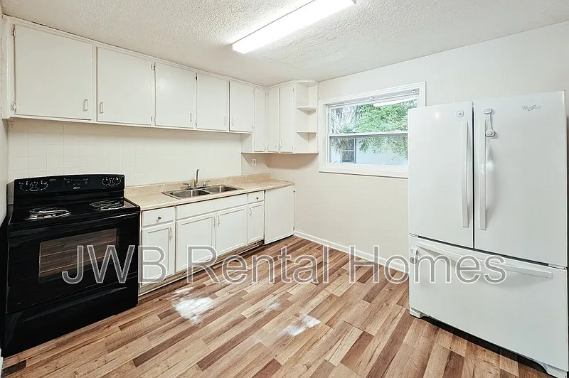 Northside — Photo 2