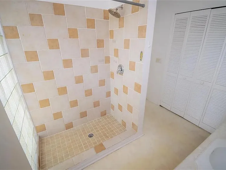 1512 Prairie Lake Blvd — Photo 16
