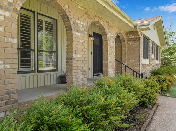 154 Valleybrook Cir, Hixson, TN 37343