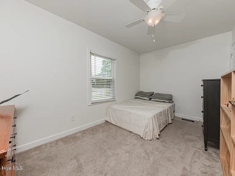 670 Queens Creek Rd — Photo 24