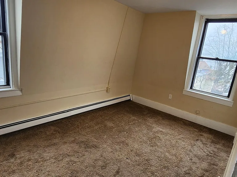 315 Manchester St #3R — Photo 6