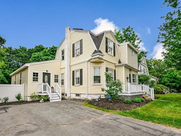 31 Emery St, Holbrook, MA 02343