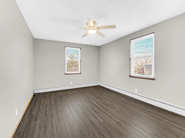1317 Calumet Ave — Photo 13