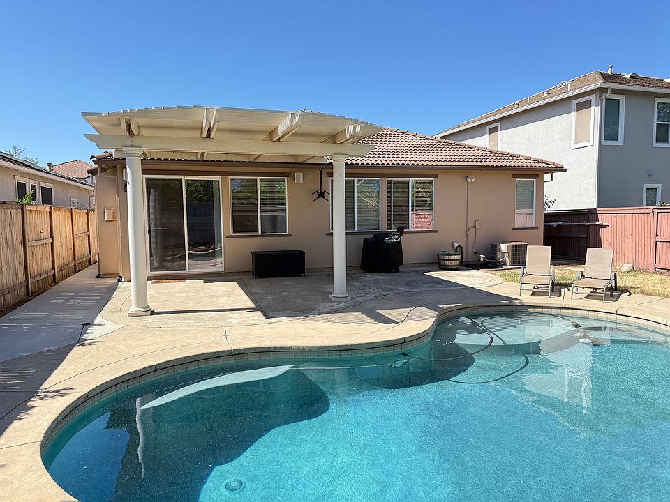 1st image of 7170 Claremont Cir