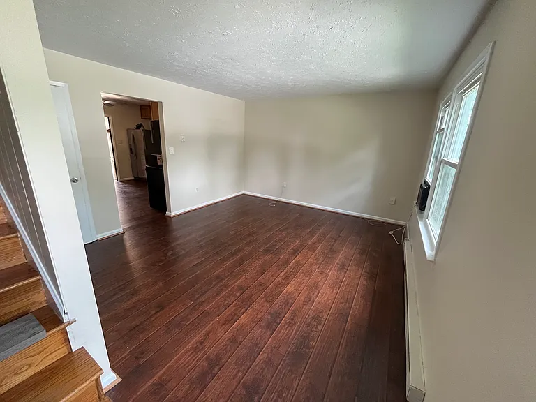 523 Monticello St — Photo 9