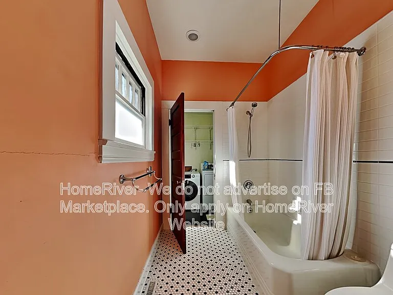 2206 24th St — Photo 16