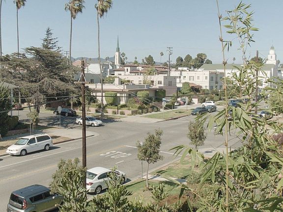 3rd image of 820 California Ave