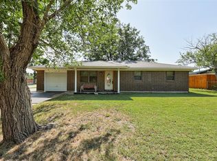 125 Windsor Rd, Chickasha, OK 73018