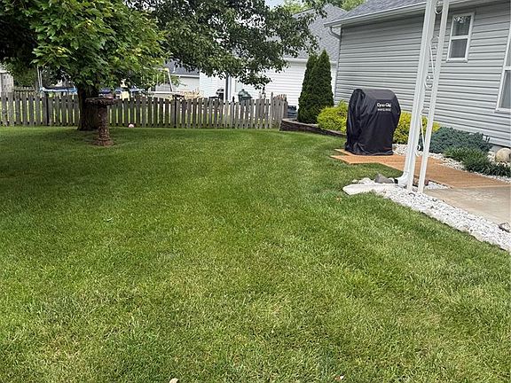 2nd image of 1167 Sweeping Oaks Dr