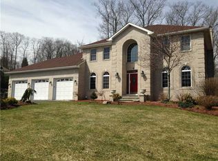 5 Red Brook Xing, Lincoln, RI 02865
