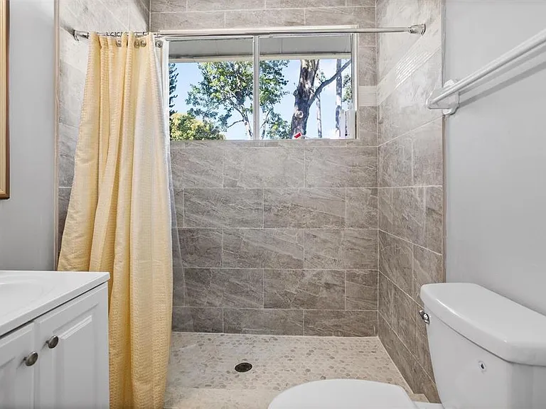 1571 S Myrtle Ave — Photo 19