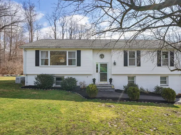 4 Stonewall Farm Road, Mahopac, NY 10541