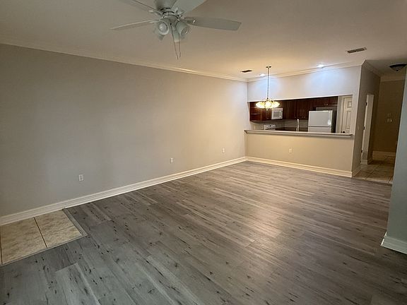 3rd image of 1529 Crescent Hills Dr #1