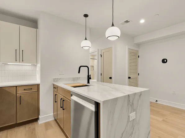 1463 Harvard St NW #1, Washington, DC 20009