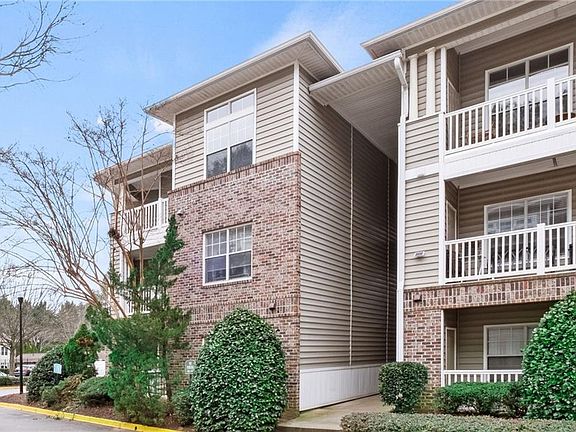 4th image of 2700 Pine Tree Rd NE Unit 1310