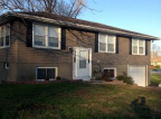 1115E E Halsey St, Maryville, MO 64468